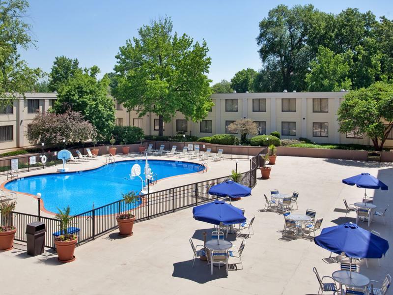 Holiday Inn Country Club Plaza Канзас Сити Екстериор снимка