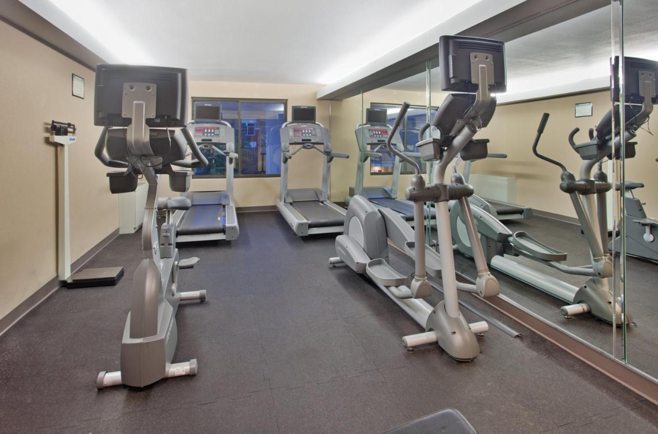Holiday Inn Country Club Plaza Канзас Сити Екстериор снимка