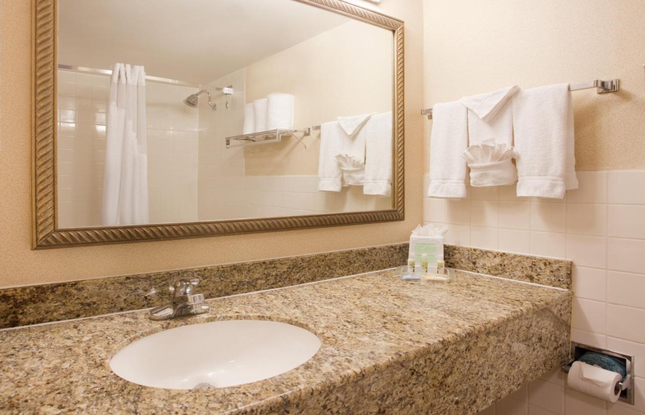 Holiday Inn Country Club Plaza Канзас Сити Екстериор снимка
